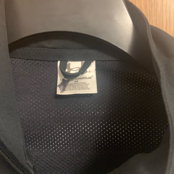 Under Armour Unisex Jacket sz SM - Picture 2 of 3